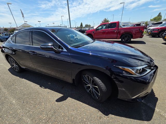 2022 Lexus ES 300h