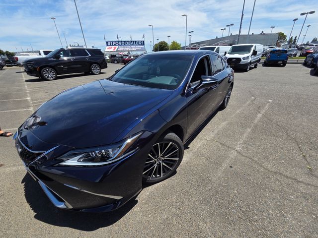 2022 Lexus ES 300h