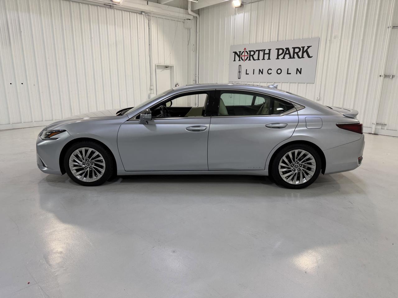 2022 Lexus ES 300h Ultra Luxury San Antonio TX