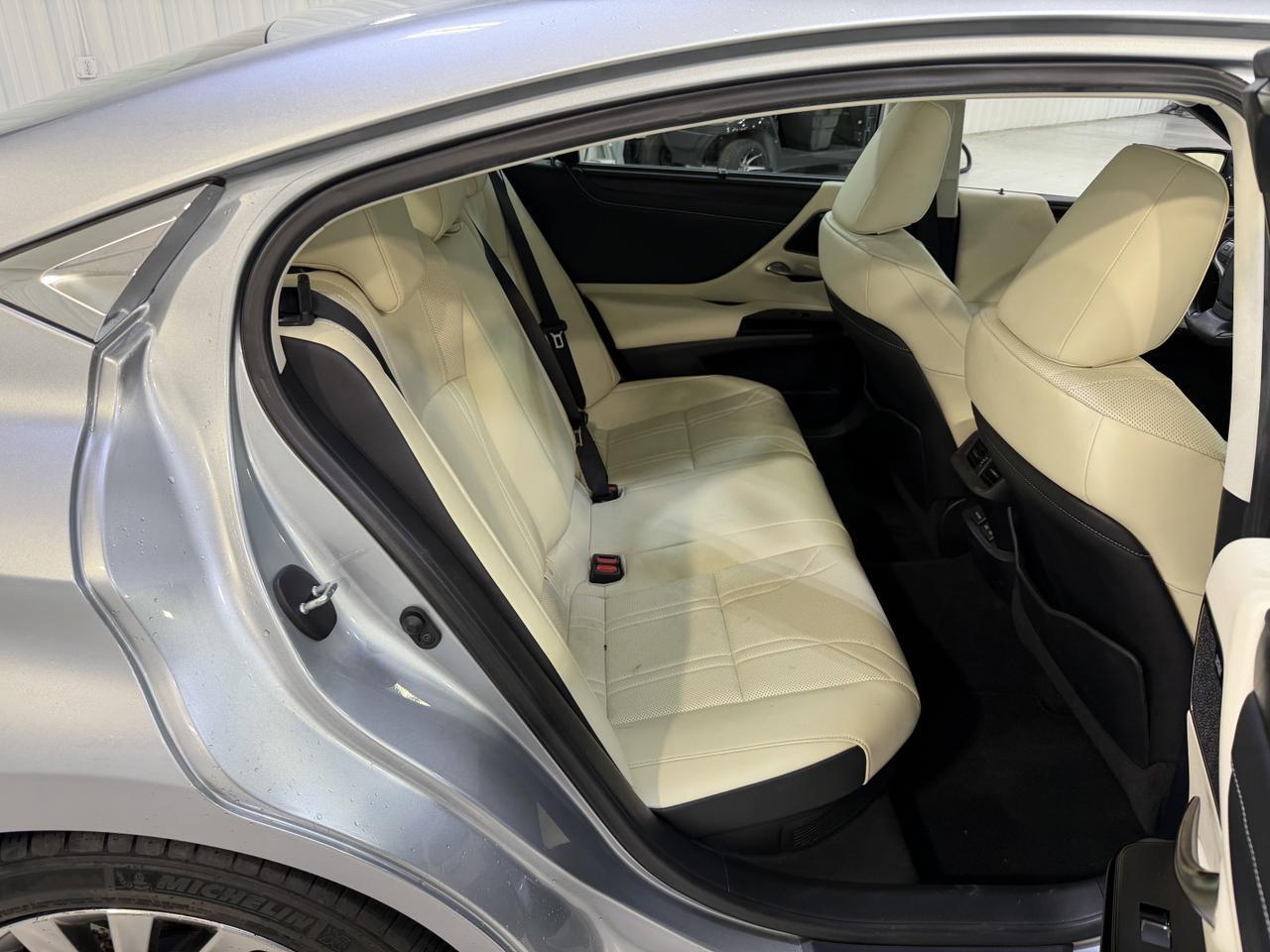 2022 Lexus ES 300h Ultra Luxury San Antonio TX