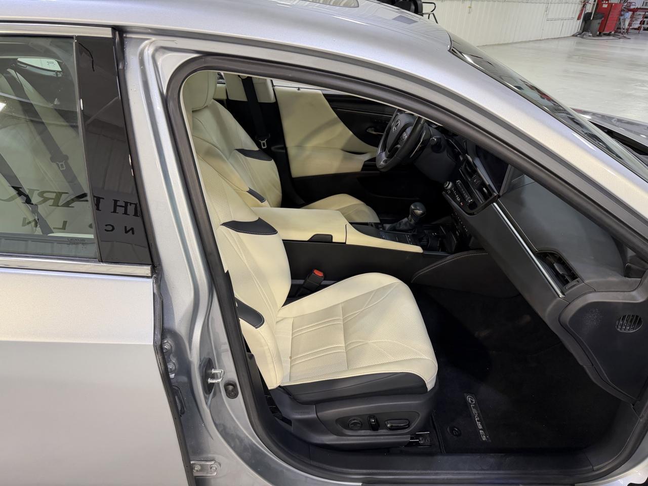 2022 Lexus ES 300h Ultra Luxury San Antonio TX