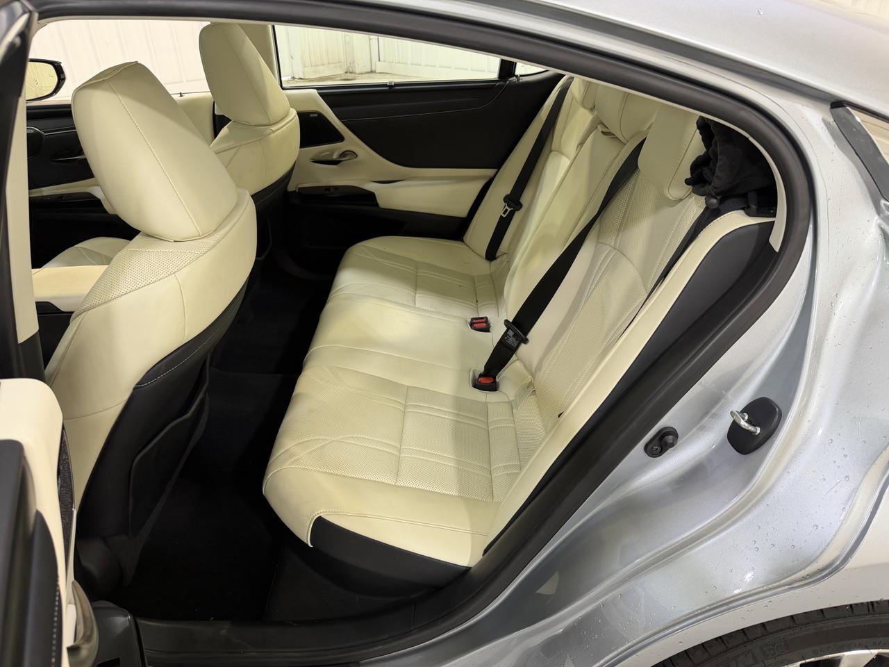 2022 Lexus ES 300h Ultra Luxury San Antonio TX