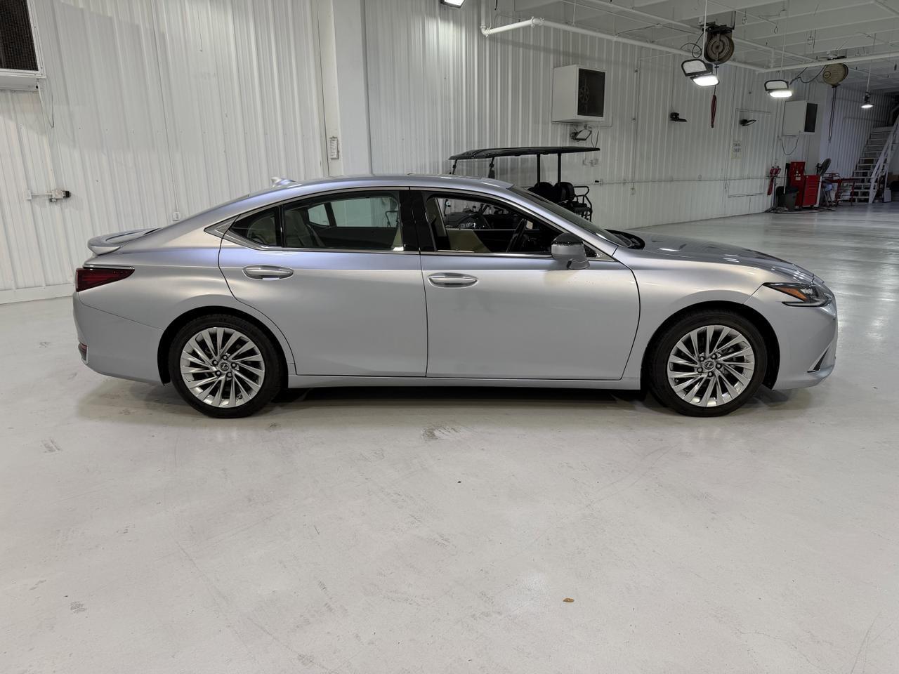 2022 Lexus ES 300h Ultra Luxury San Antonio TX