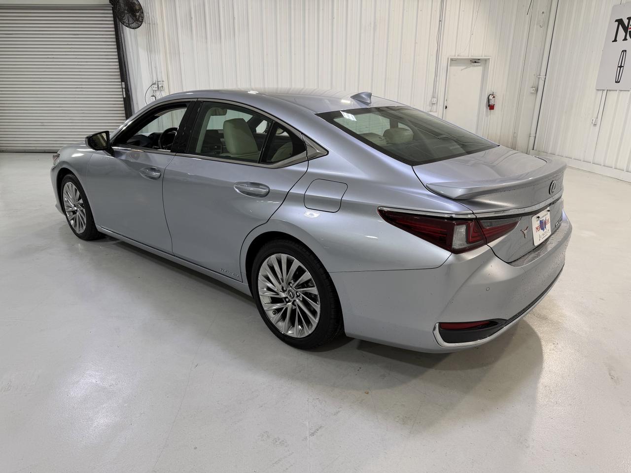 2022 Lexus ES 300h Ultra Luxury San Antonio TX