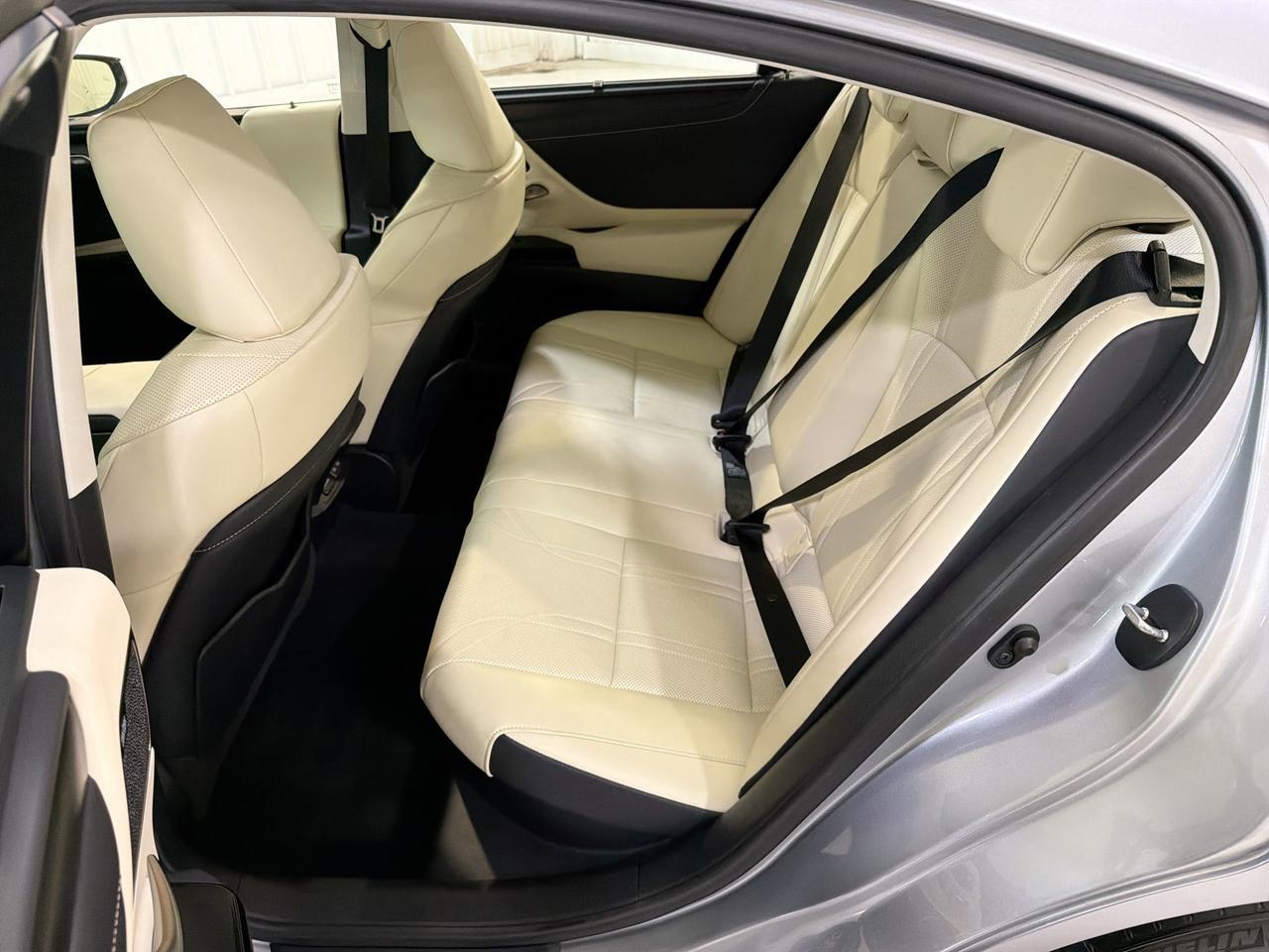 2022 Lexus ES 300h Ultra Luxury San Antonio TX