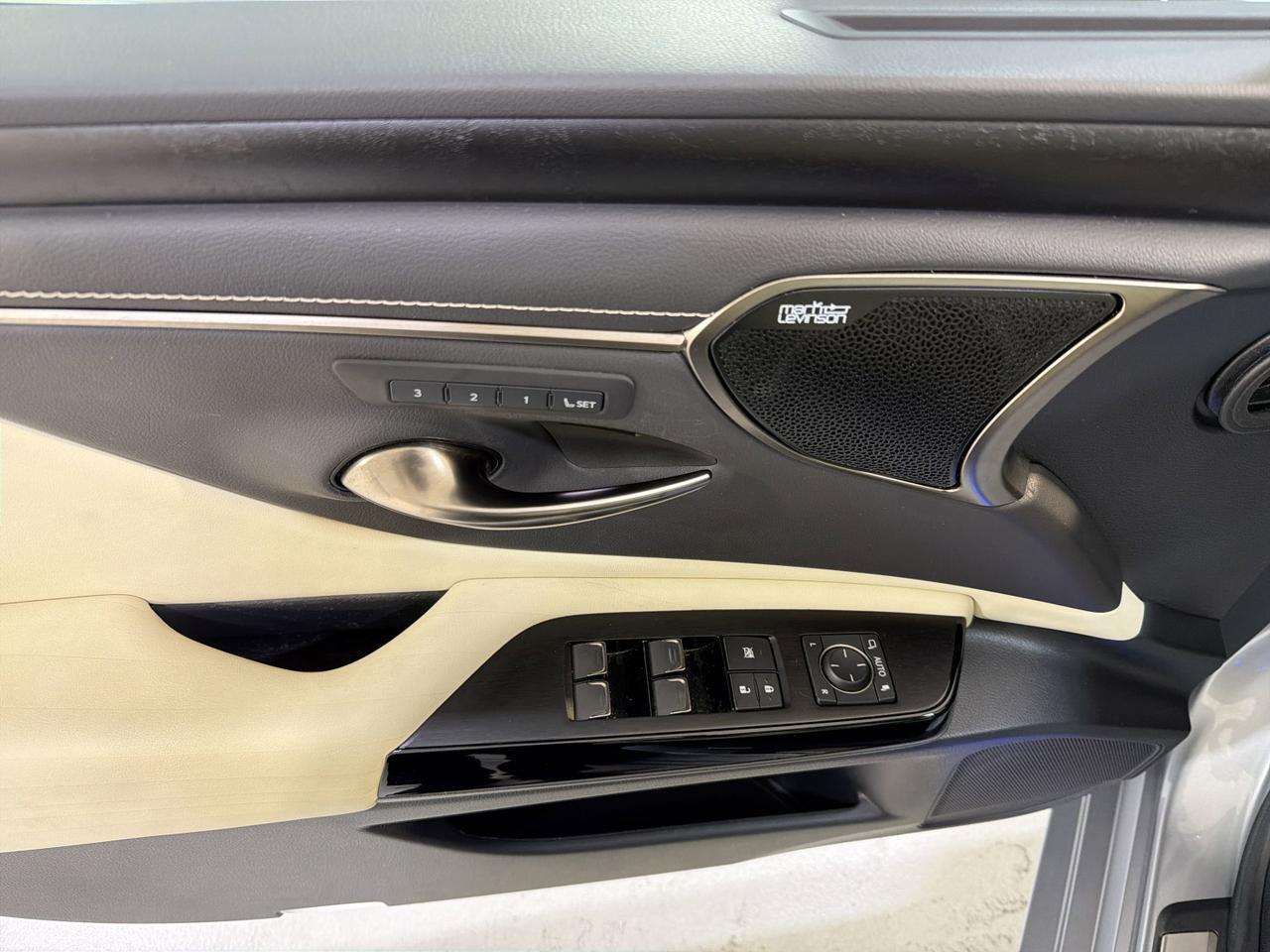 2022 Lexus ES 300h Ultra Luxury San Antonio TX