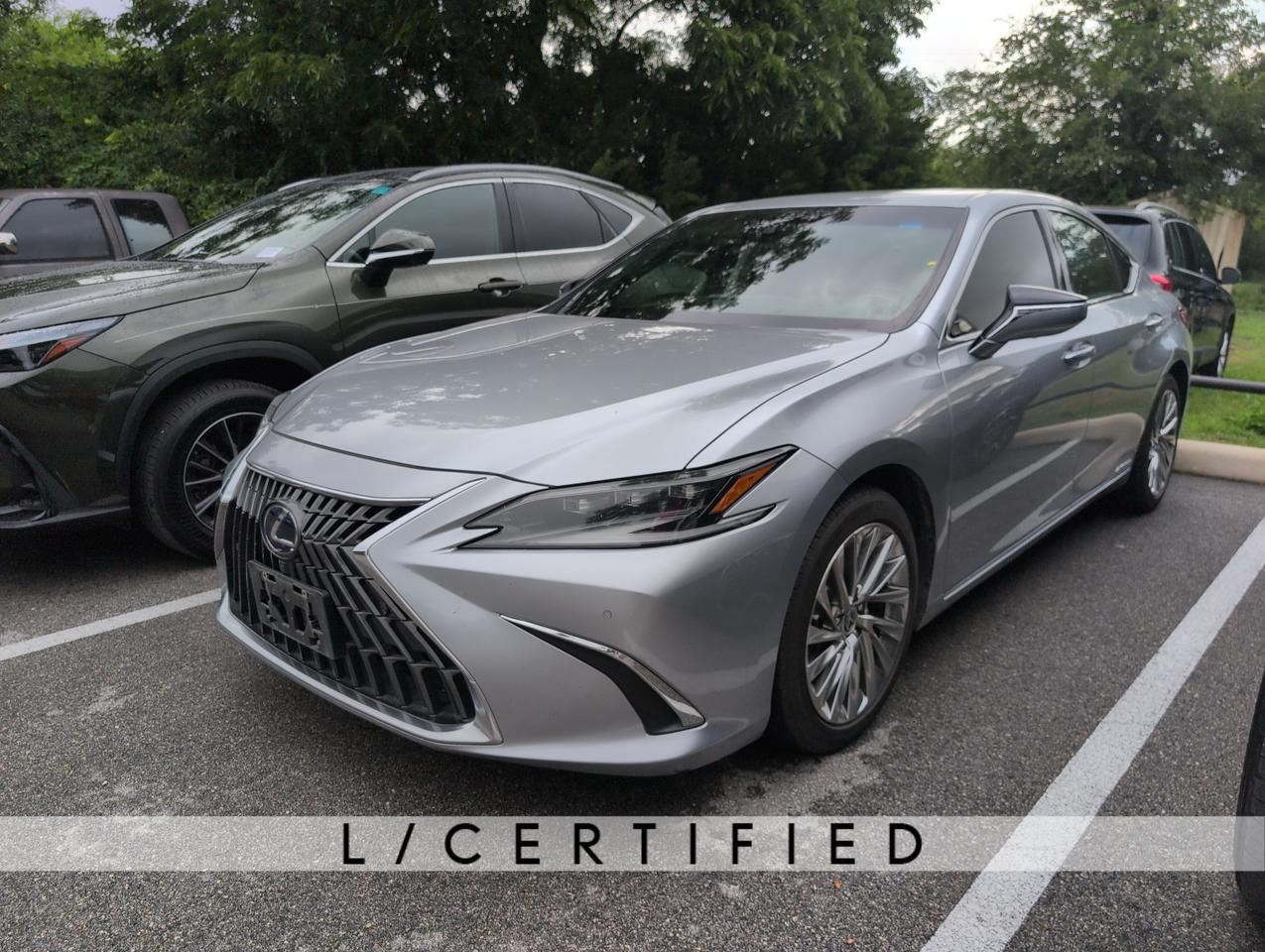 2022 Lexus ES 300h Ultra Luxury