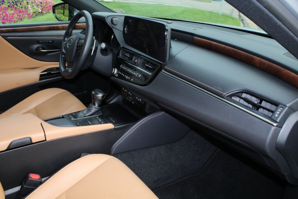 2022 Lexus ES 300h Richmond VA