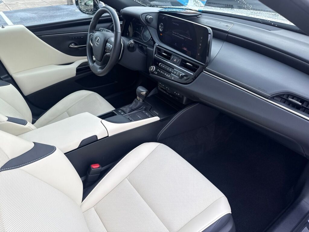 2022 Lexus ES 300h Richmond VA