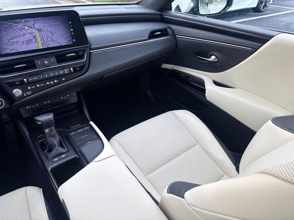 2022 Lexus ES 300h Richmond VA