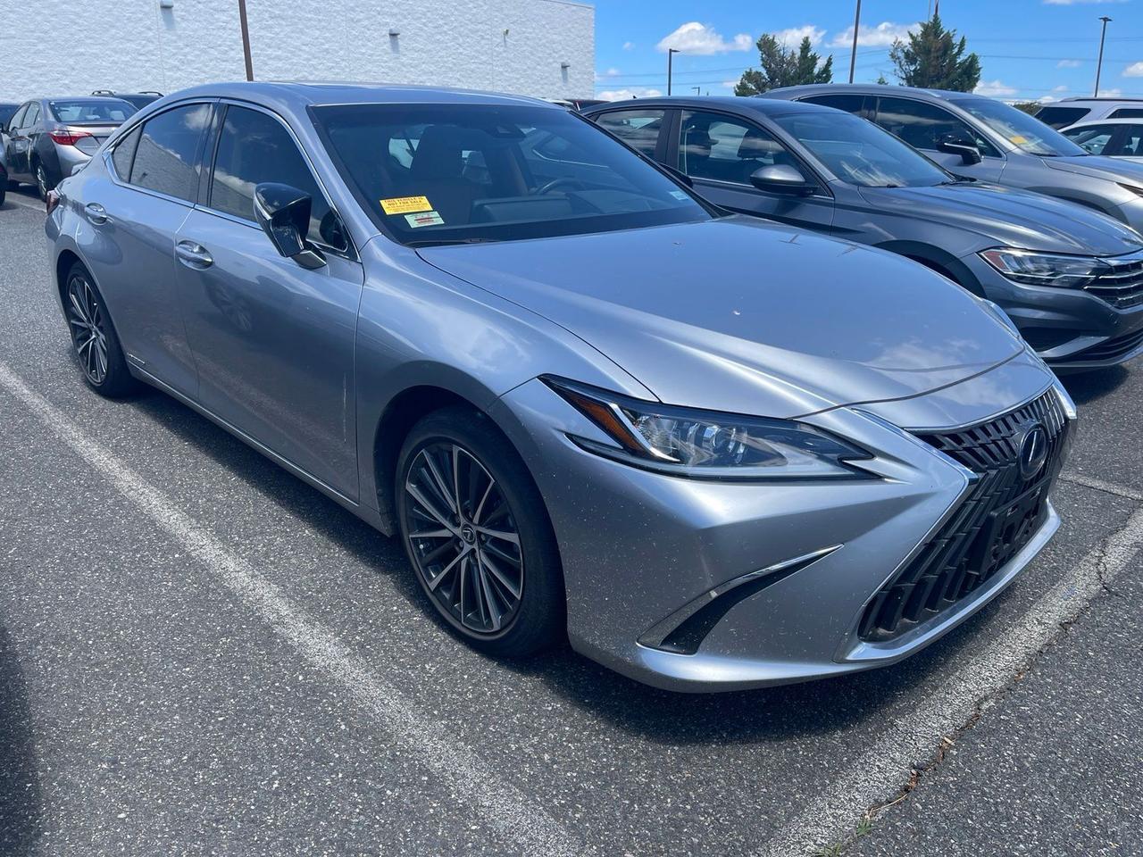 2022 Lexus ES