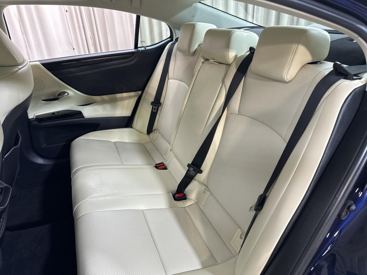 2022 Lexus ES 300h Annapolis MD