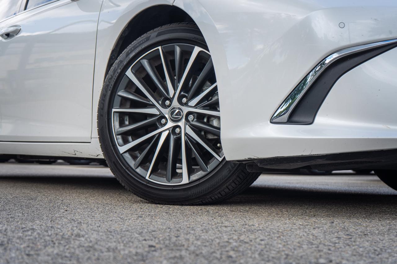 2022 Lexus ES 350