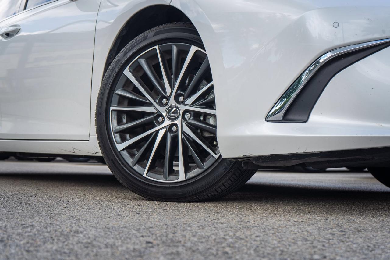 2022 Lexus ES 350
