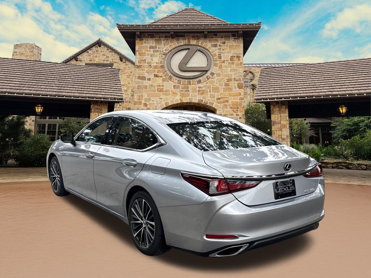 2022 Lexus ES 350