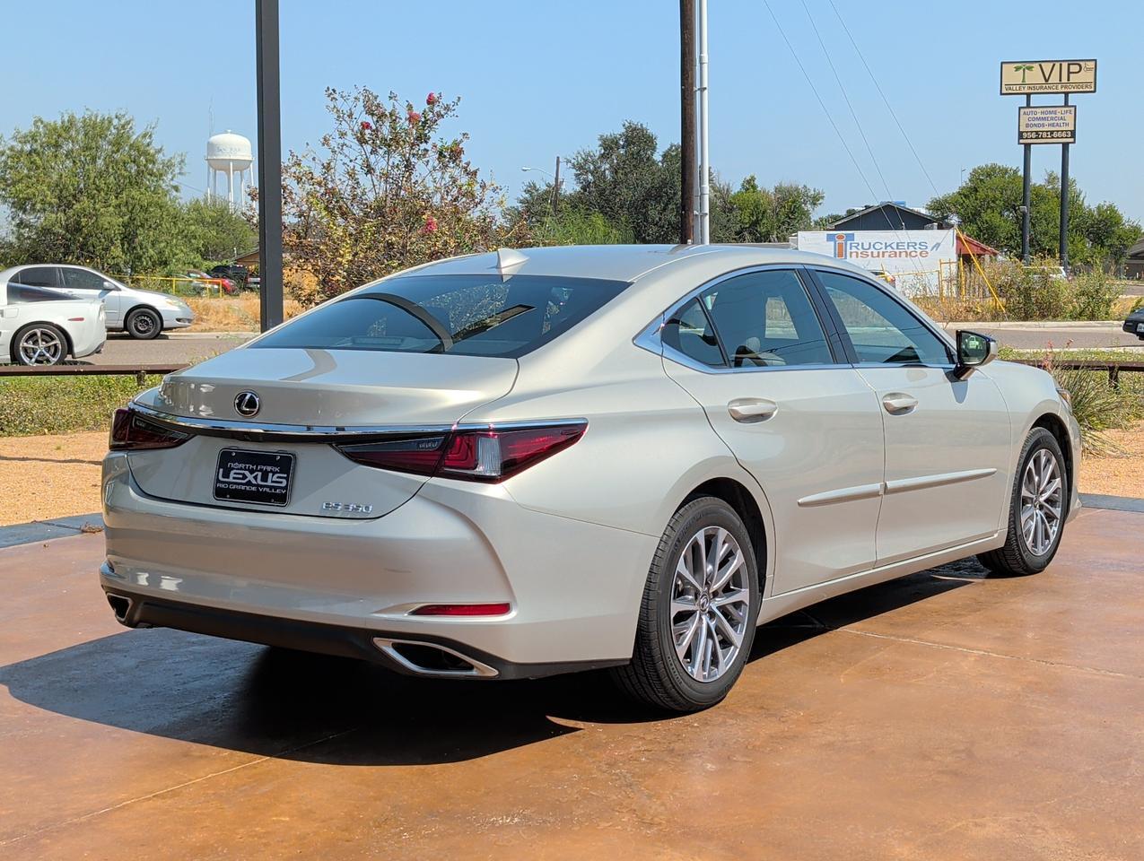 2022 Lexus ES 350