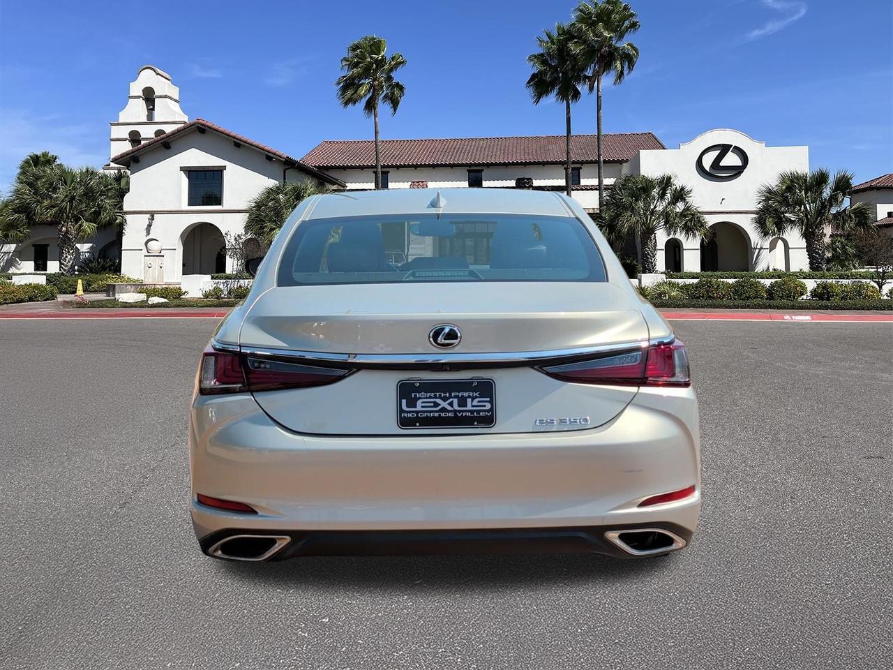 2022 Lexus ES 350