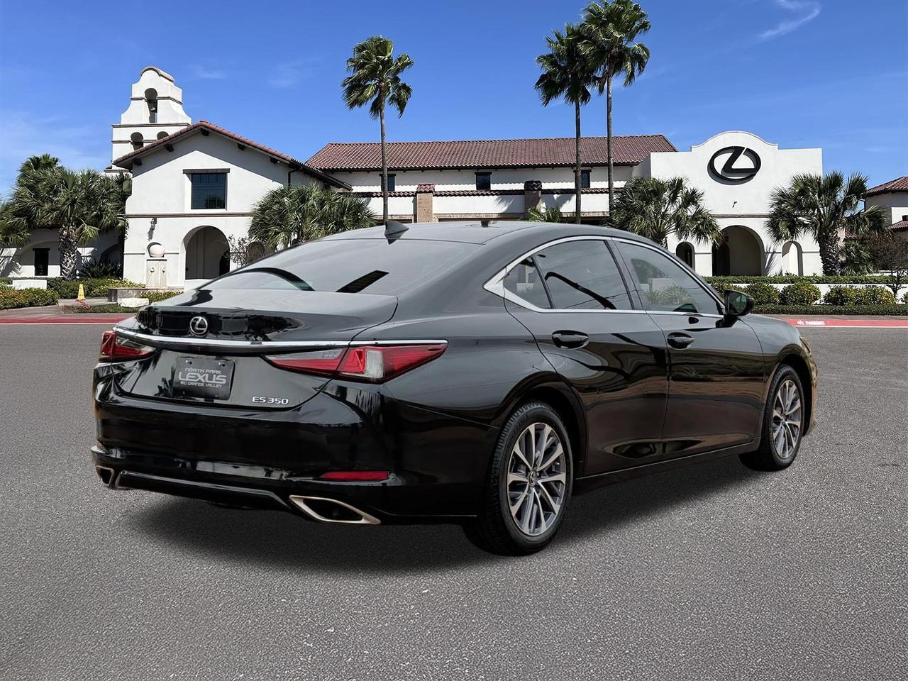 2022 Lexus ES 350