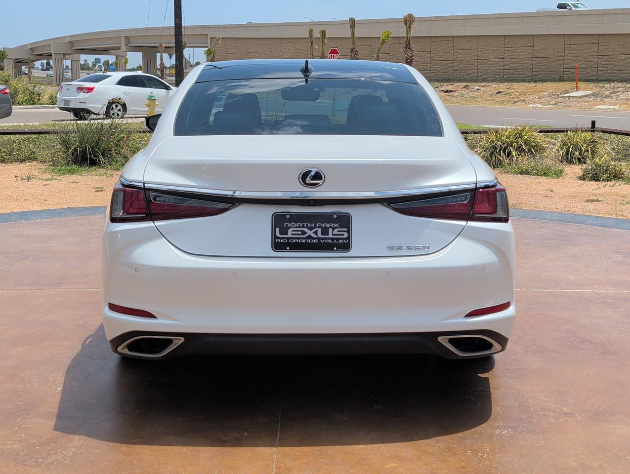 2022 Lexus ES 350