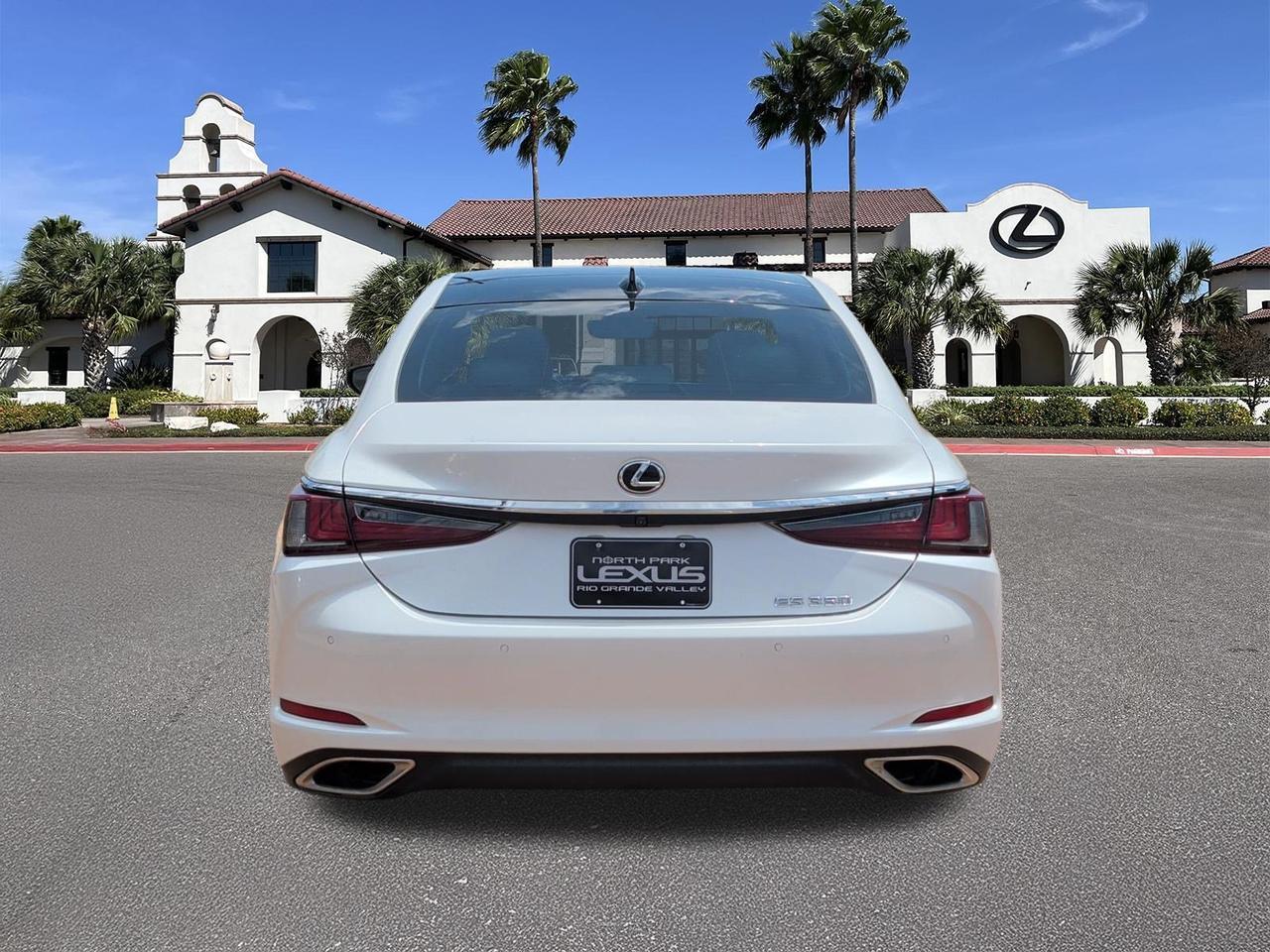 2022 Lexus ES 350