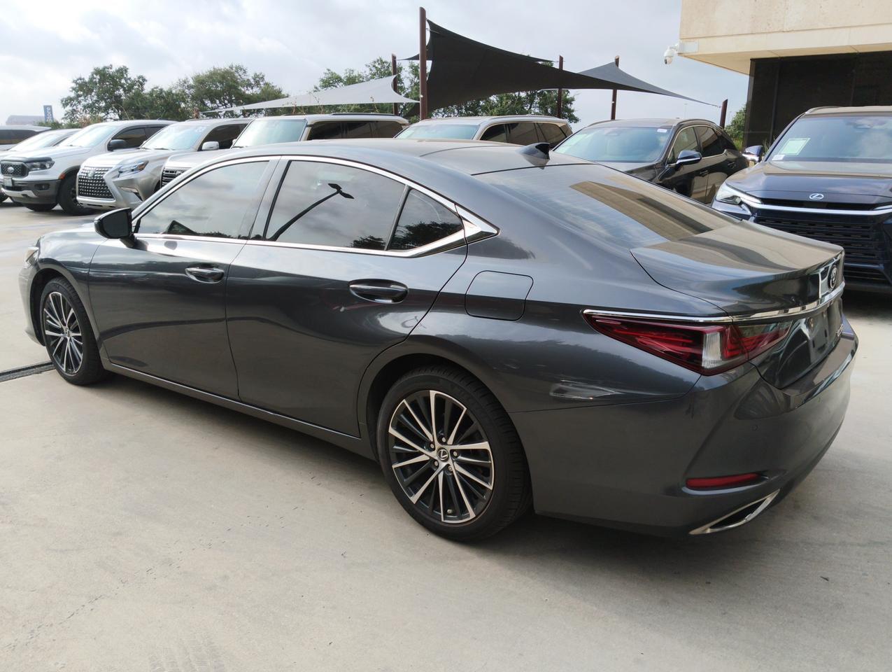2022 Lexus ES 350
