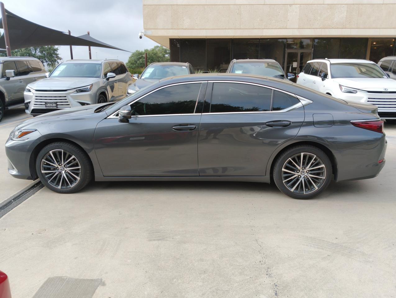 2022 Lexus ES 350