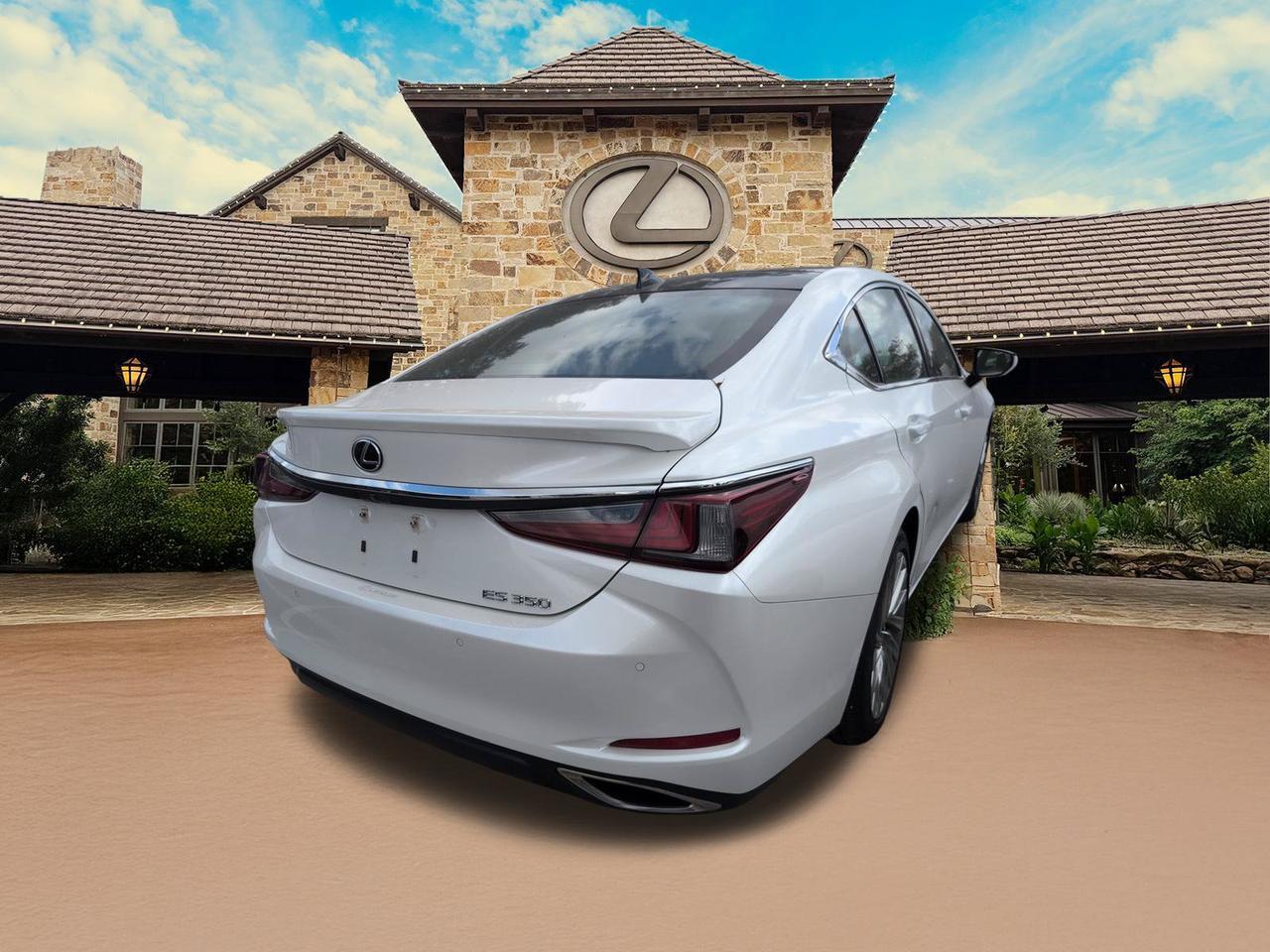 2022 Lexus ES 350 Ultra Luxury