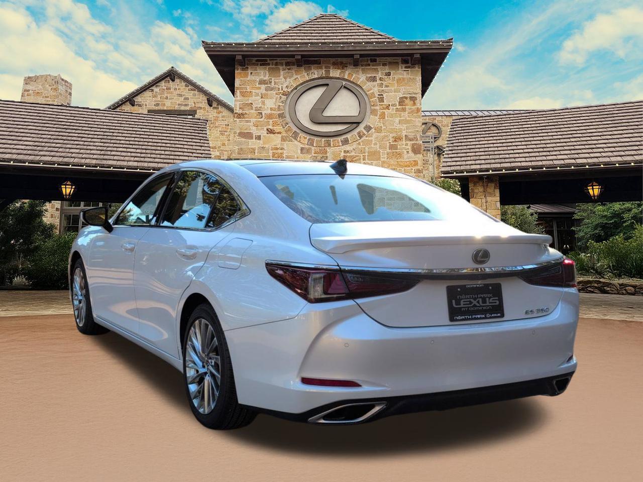 2022 Lexus ES 350 Ultra Luxury