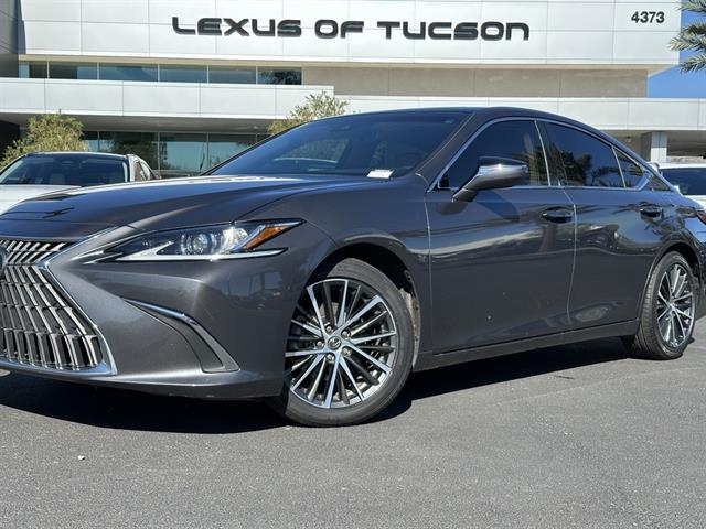 2022 Lexus ES Base