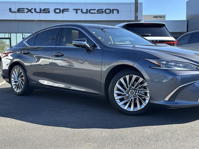 2022 Lexus ES Luxury