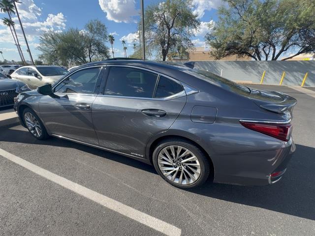 2022 Lexus ES Luxury
