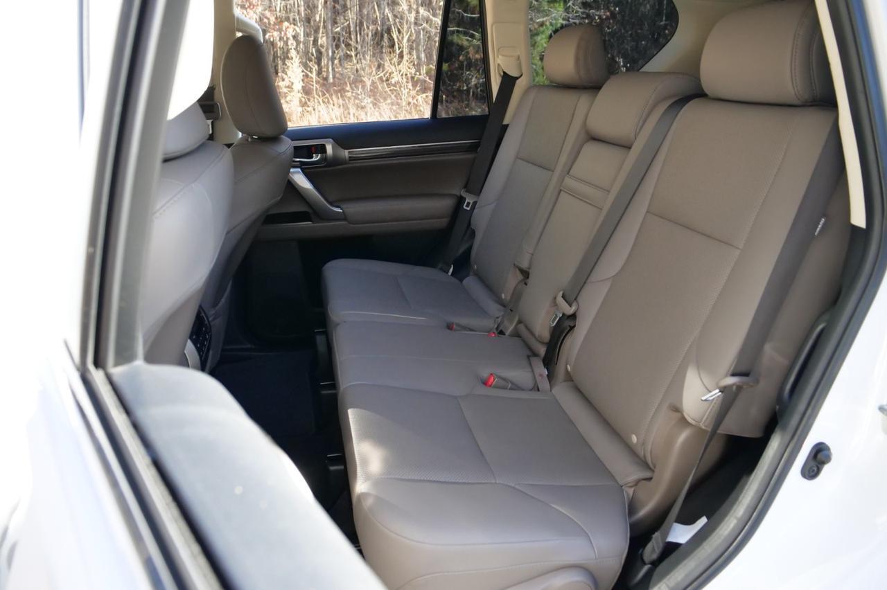 2022 Lexus GX 460 Premium 4WD / Cooled Seats / Third Row! Lincolnton NC