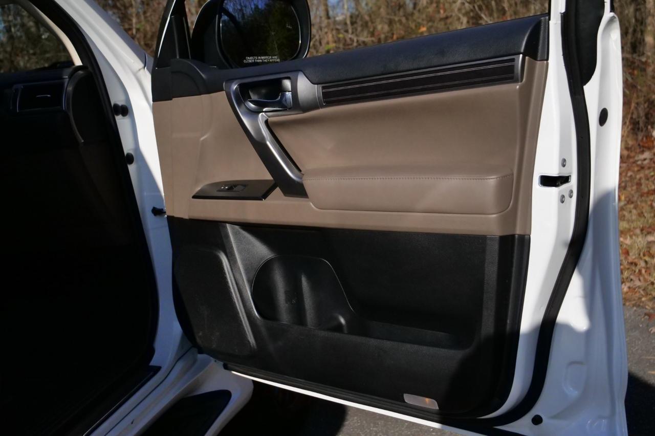 2022 Lexus GX 460 Premium 4WD / Cooled Seats / Third Row! Lincolnton NC