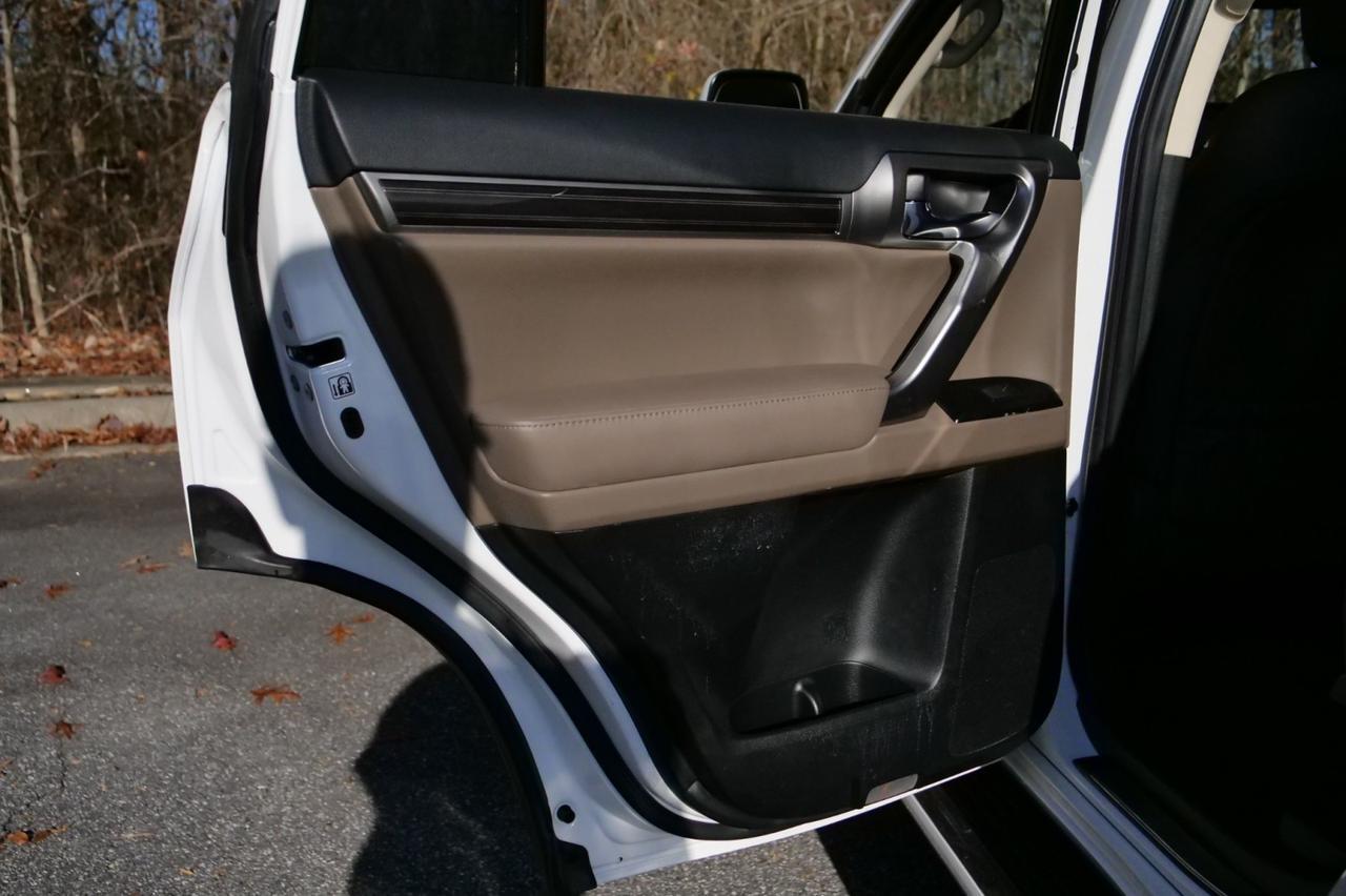 2022 Lexus GX 460 Premium 4WD / Cooled Seats / Third Row! Lincolnton NC