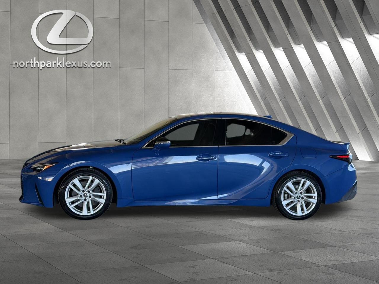 2022 Lexus IS