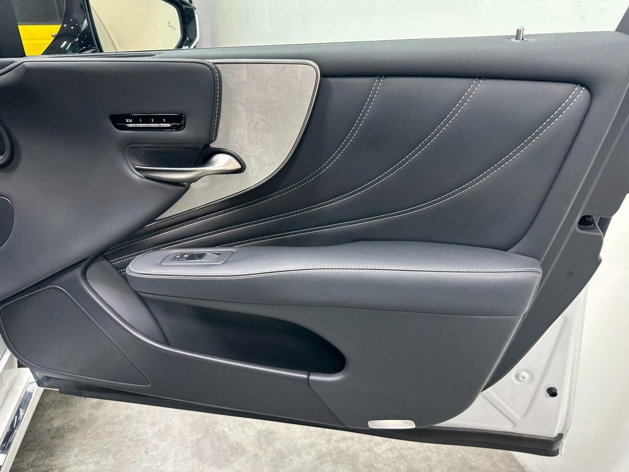 2022 Lexus LS 500h Houston TX