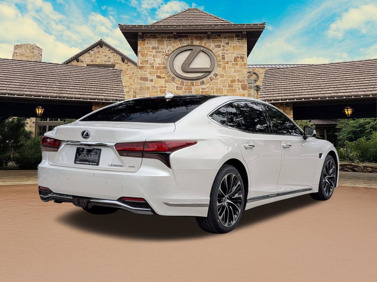 2022 Lexus LS 500h