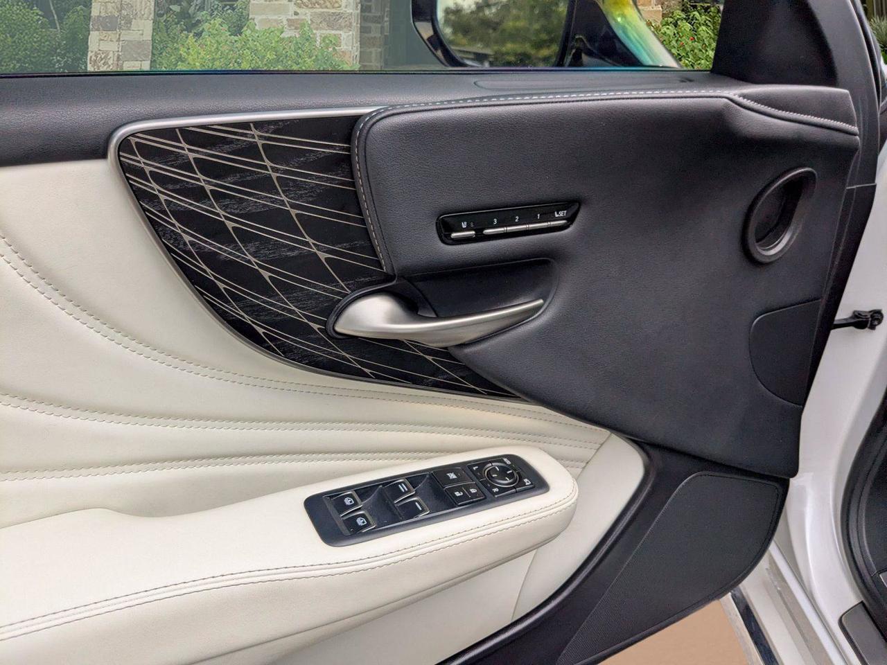 2022 Lexus LS 500h San Antonio TX