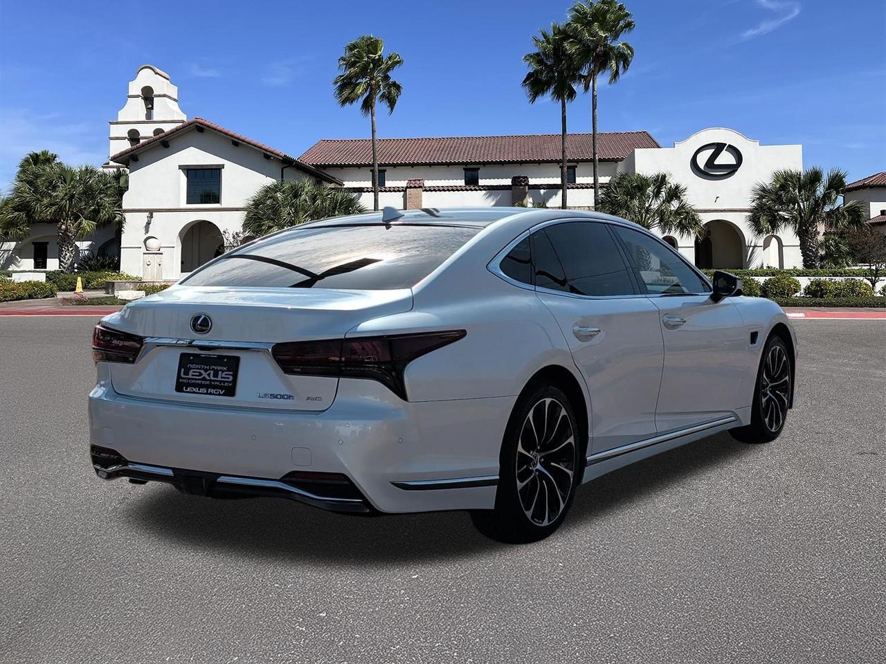 2022 Lexus LS 500h
