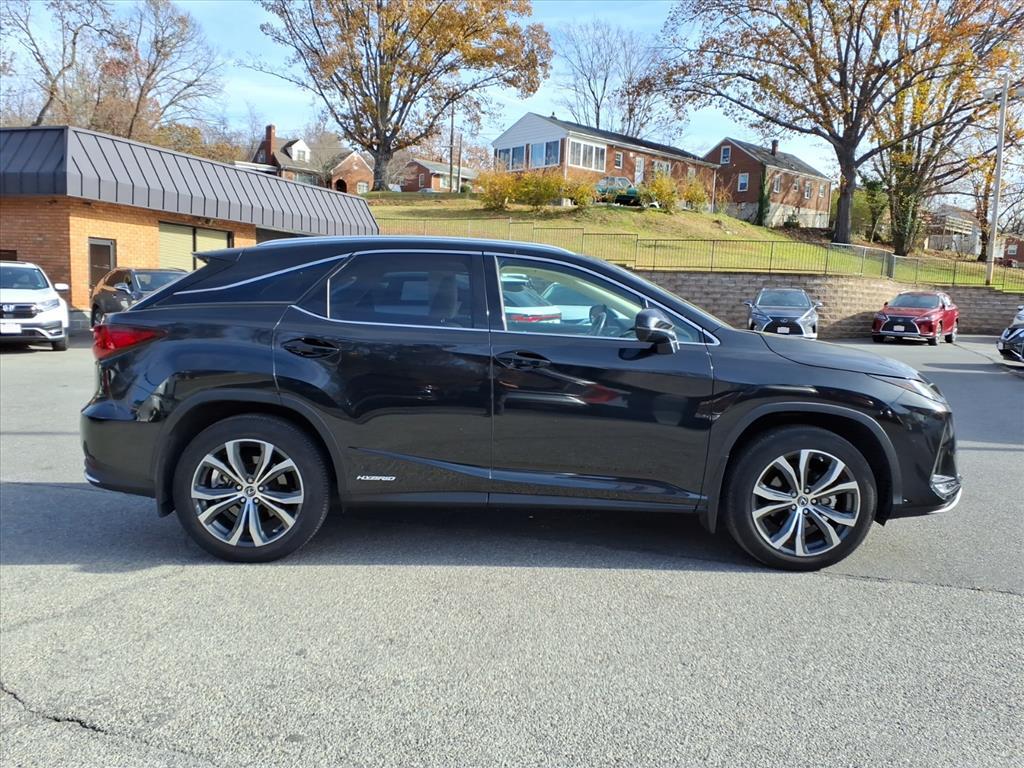 2022 Lexus RX 450h .