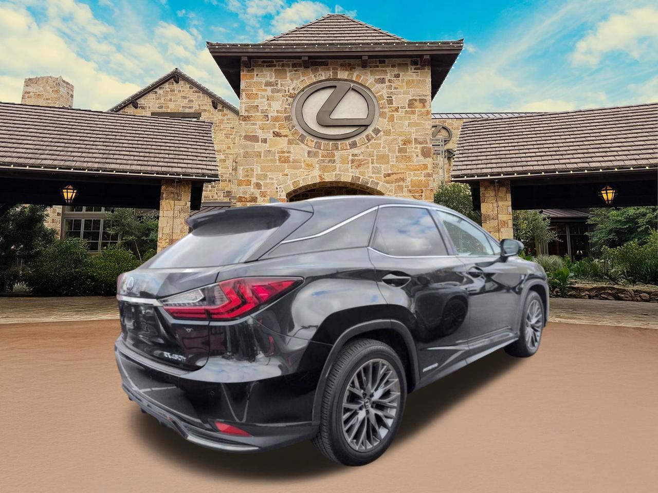2022 Lexus RX 450h F SPORT Handling