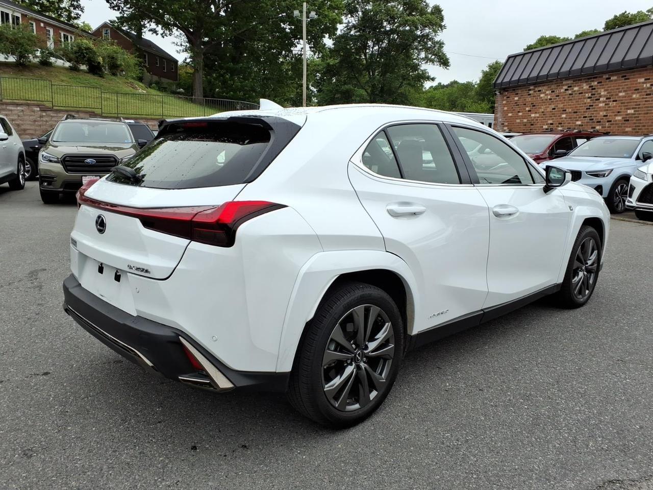 2022 Lexus UX 250h F SPORT