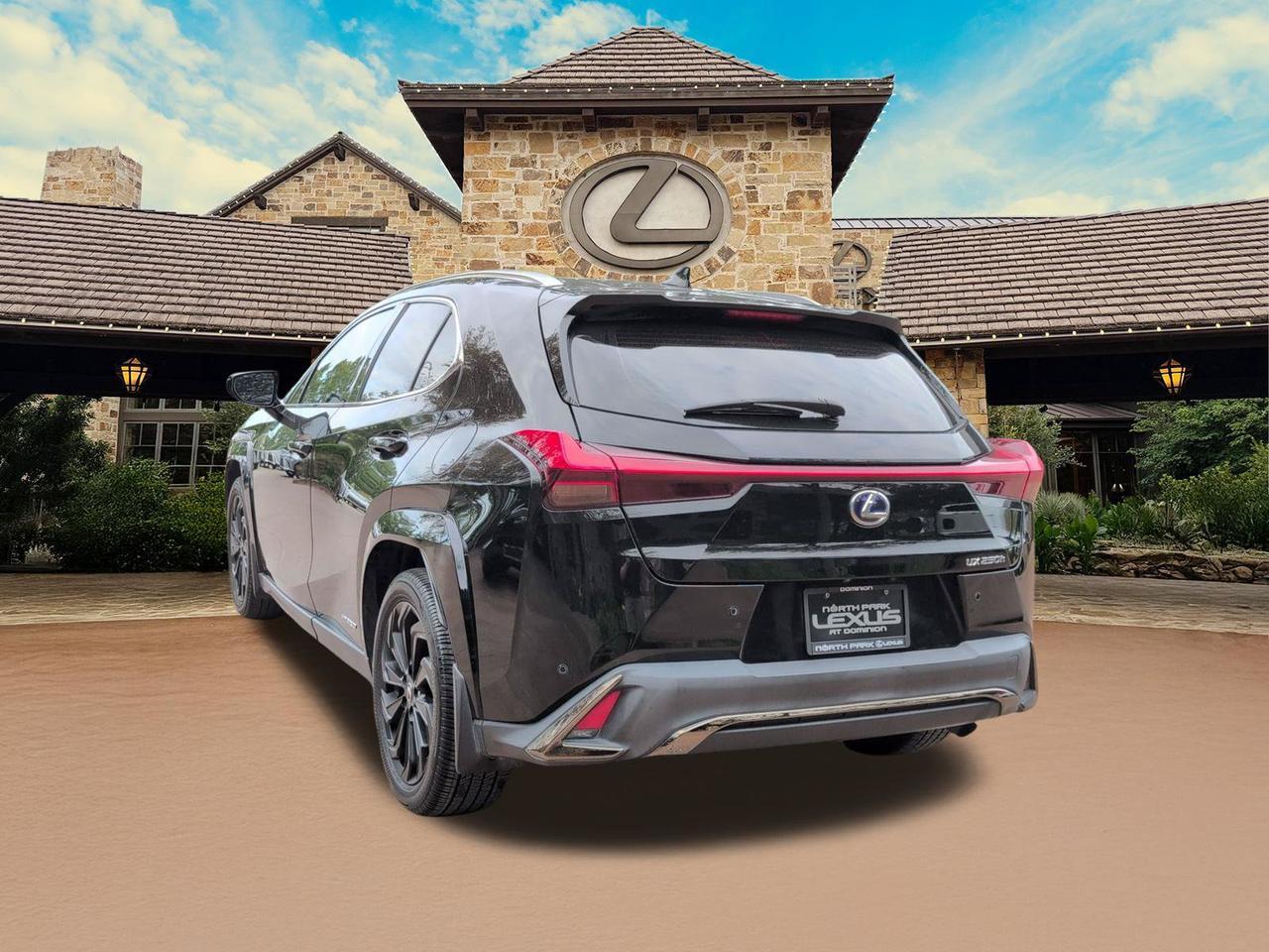 2022 Lexus UX 250h F SPORT