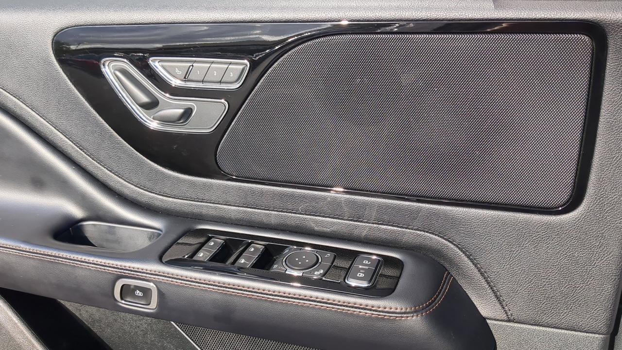 2022 Lincoln Aviator Standard