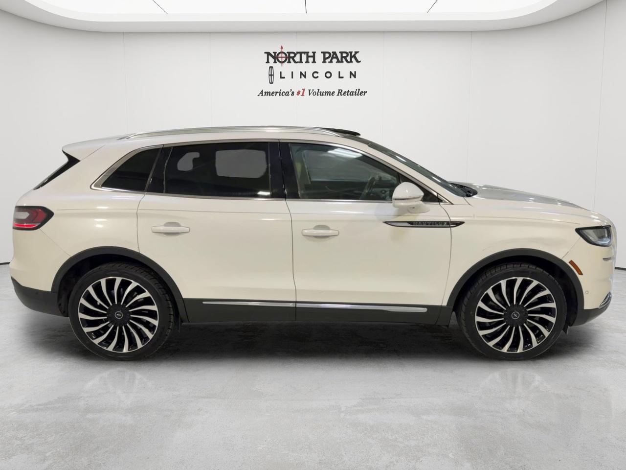 2022 Lincoln Nautilus Black Label