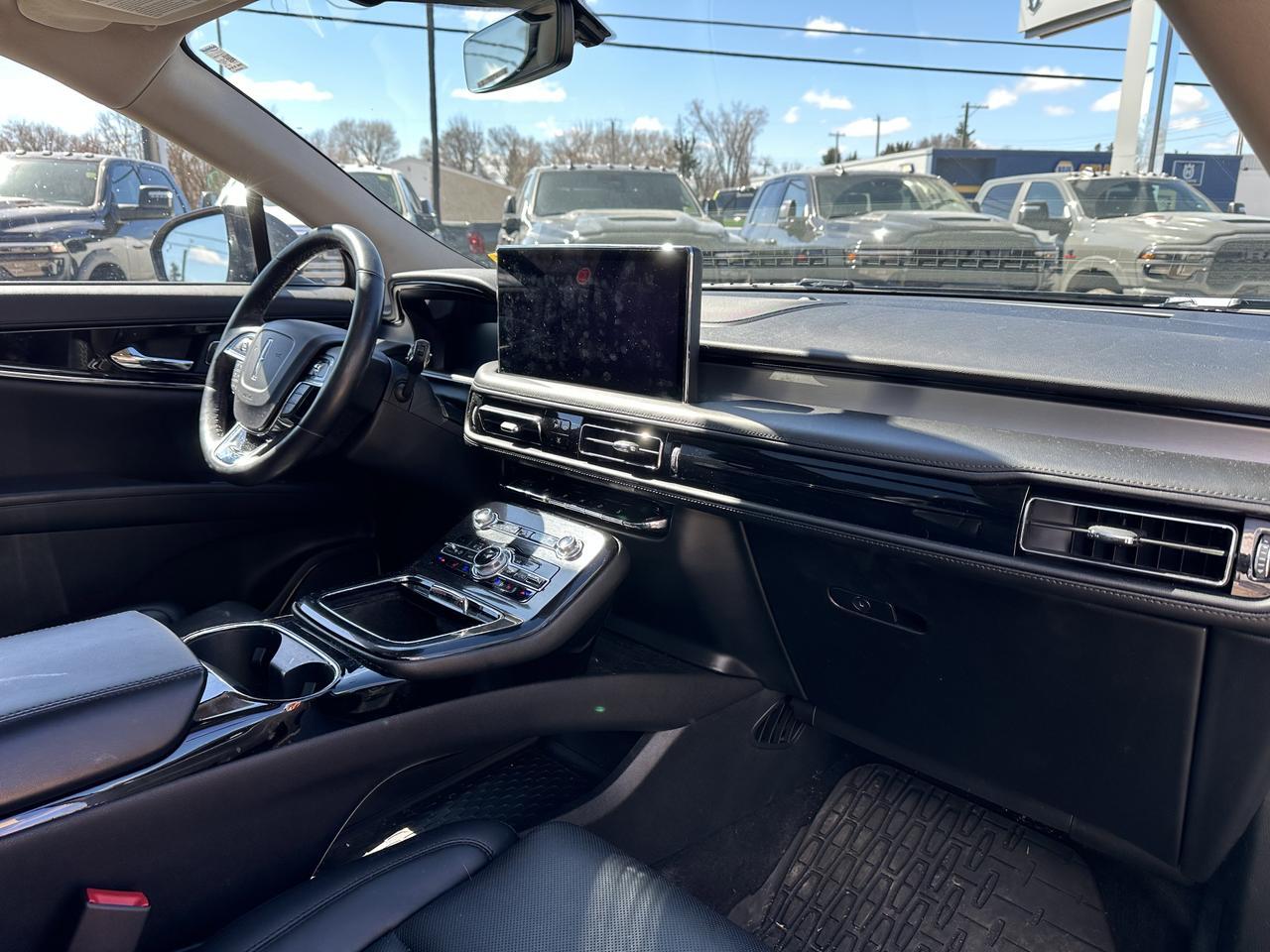 2022 Lincoln Nautilus Reserve | Leather | Massage Seats | Pano Roof | 360 Camera | Two Sets Wheel & Tire Redwater AB