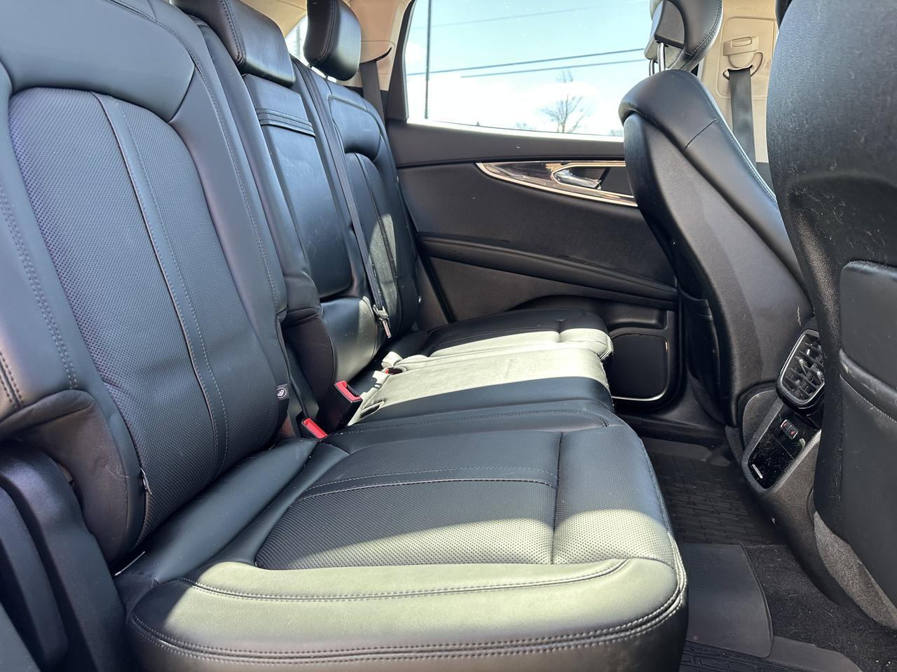 2022 Lincoln Nautilus Reserve | Leather | Massage Seats | Pano Roof | 360 Camera | Two Sets Wheel & Tire Redwater AB