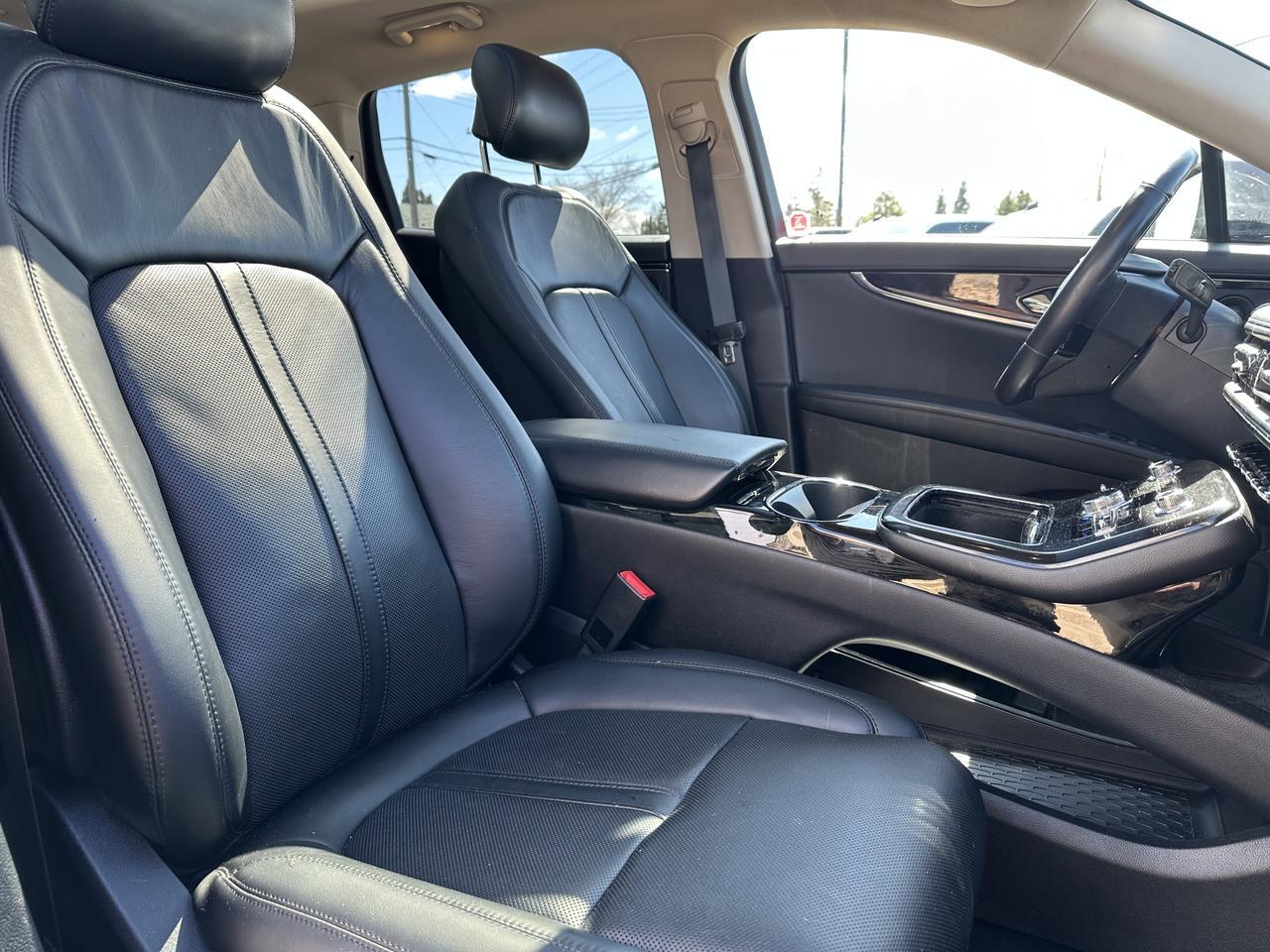 2022 Lincoln Nautilus Reserve | Leather | Massage Seats | Pano Roof | 360 Camera | Two Sets Wheel & Tire Redwater AB