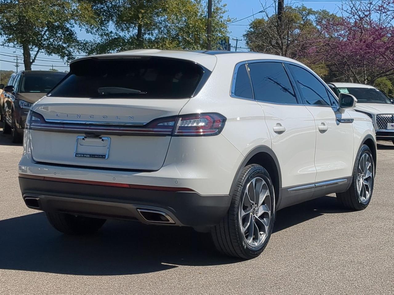 2022 Lincoln Nautilus Reserve