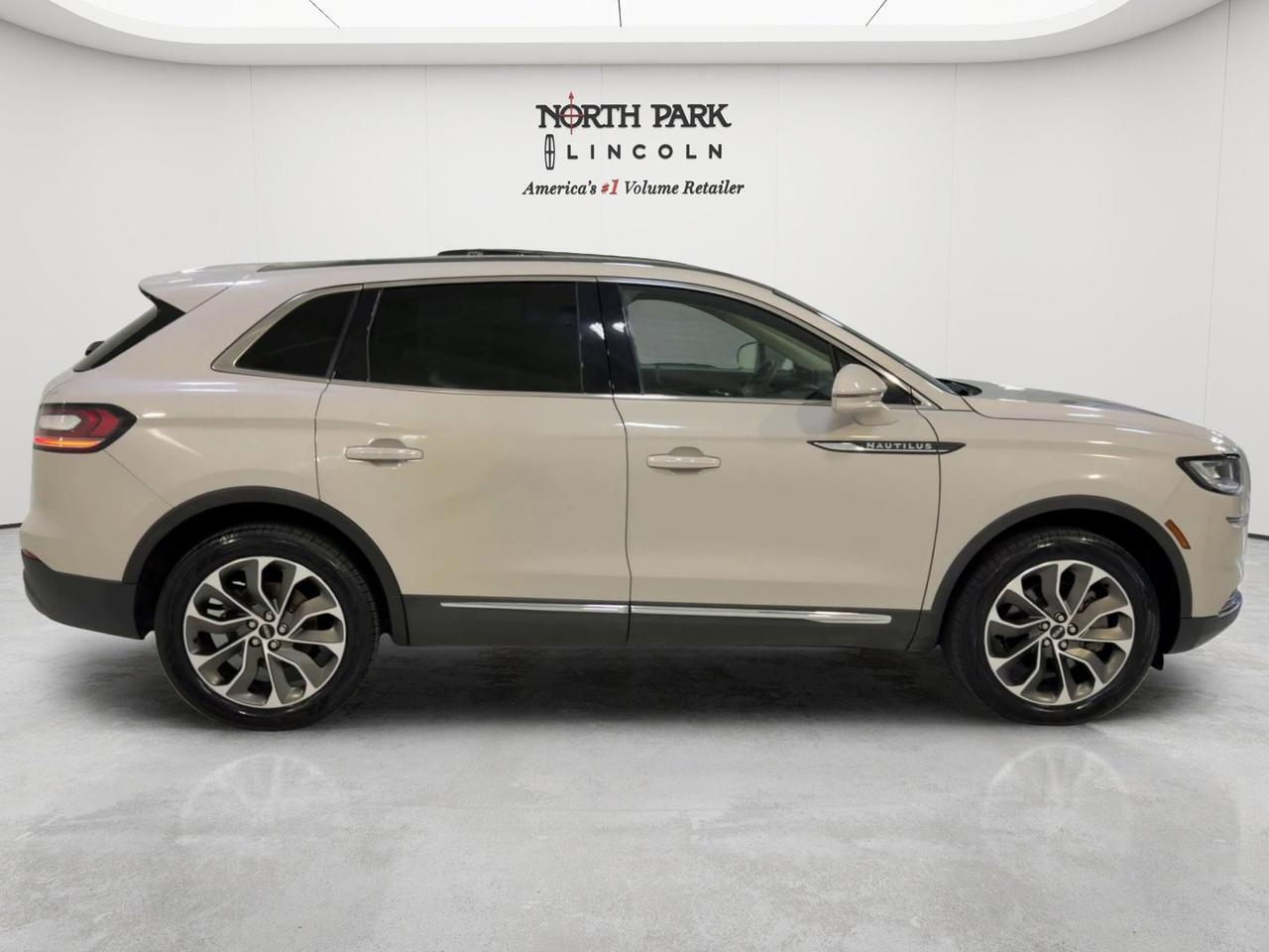 2022 Lincoln Nautilus Reserve